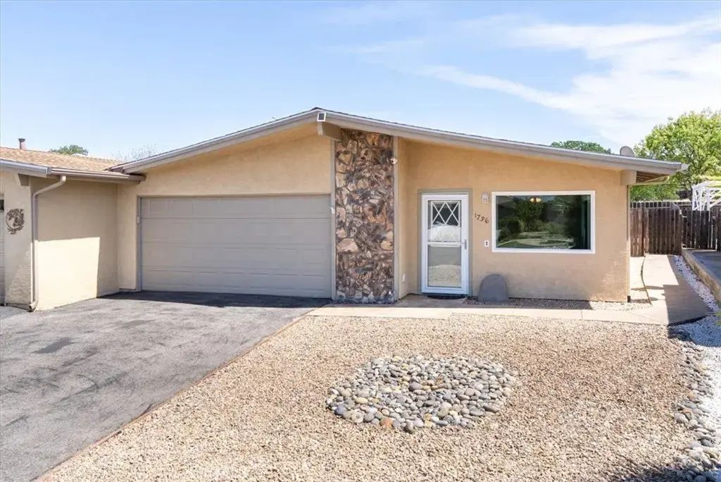 1736 Marigold, Paso Robles