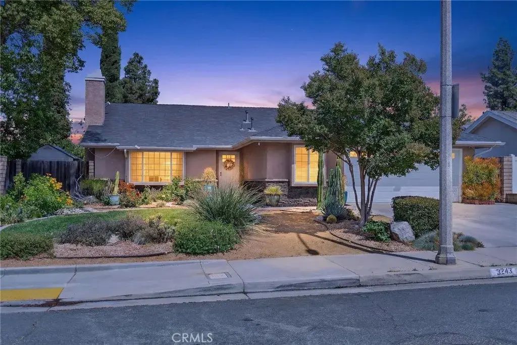 3243 Saratoga, Riverside