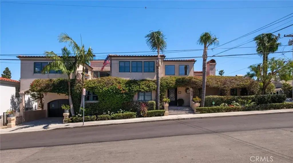 1001 4th, Hermosa Beach