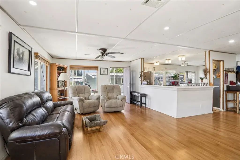 16079 Yarnell C27, Sylmar