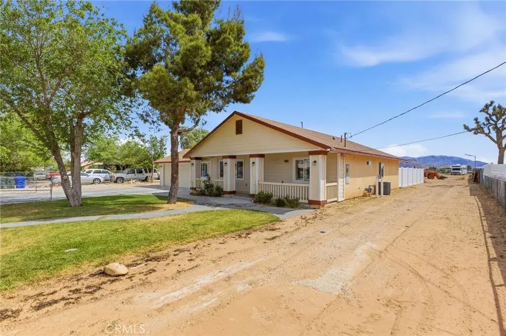 12419 Pawnee, Apple Valley