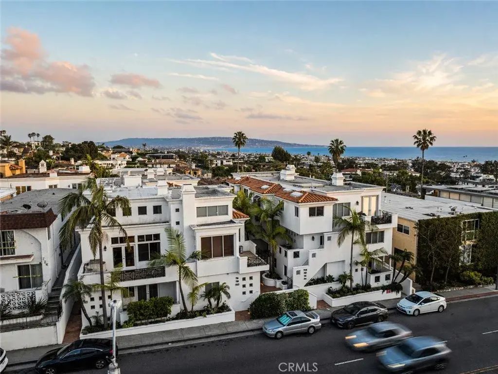 720 Manhattan Beach Boulevard, Manhattan Beach