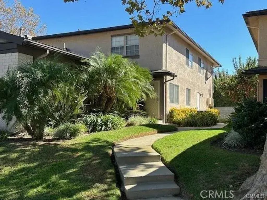 2070 Avenida Placida 3, Simi Valley