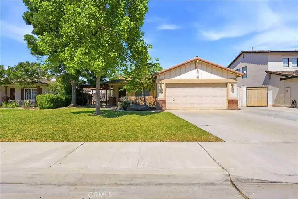 1918 La Vida Avenue, Porterville