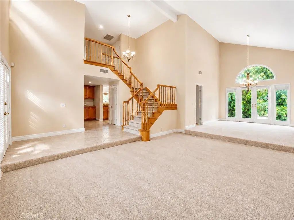 2811 N Roxbury, Orange