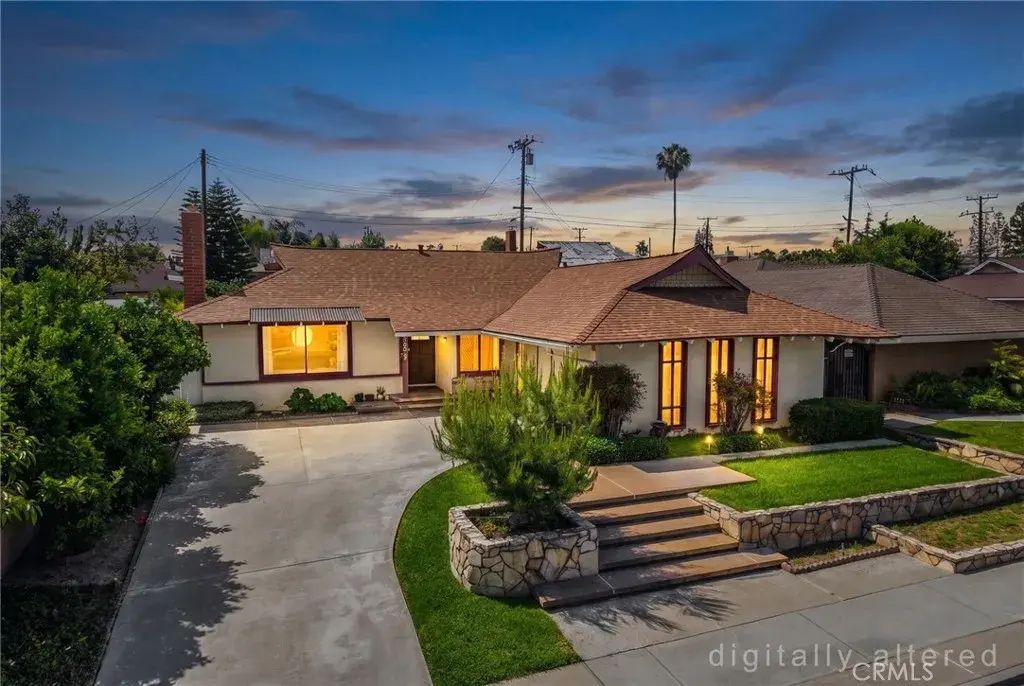 15816 Golden Lantern Ln, Whittier