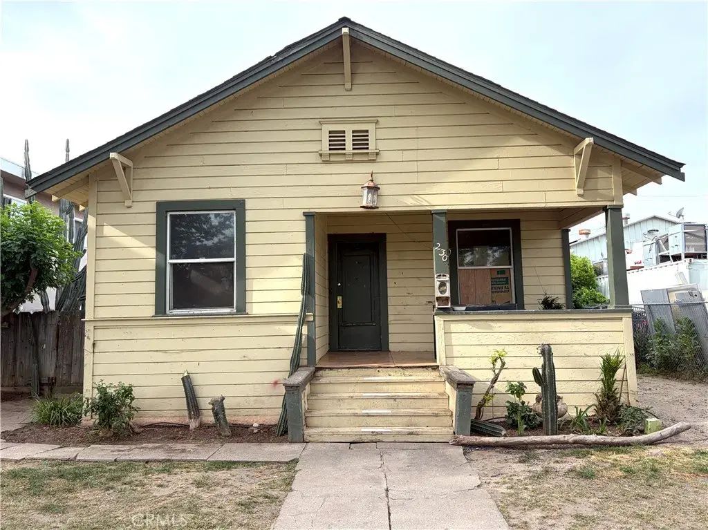 230 W 18th, Merced