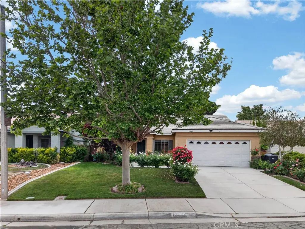 1840 W Holguin, Lancaster