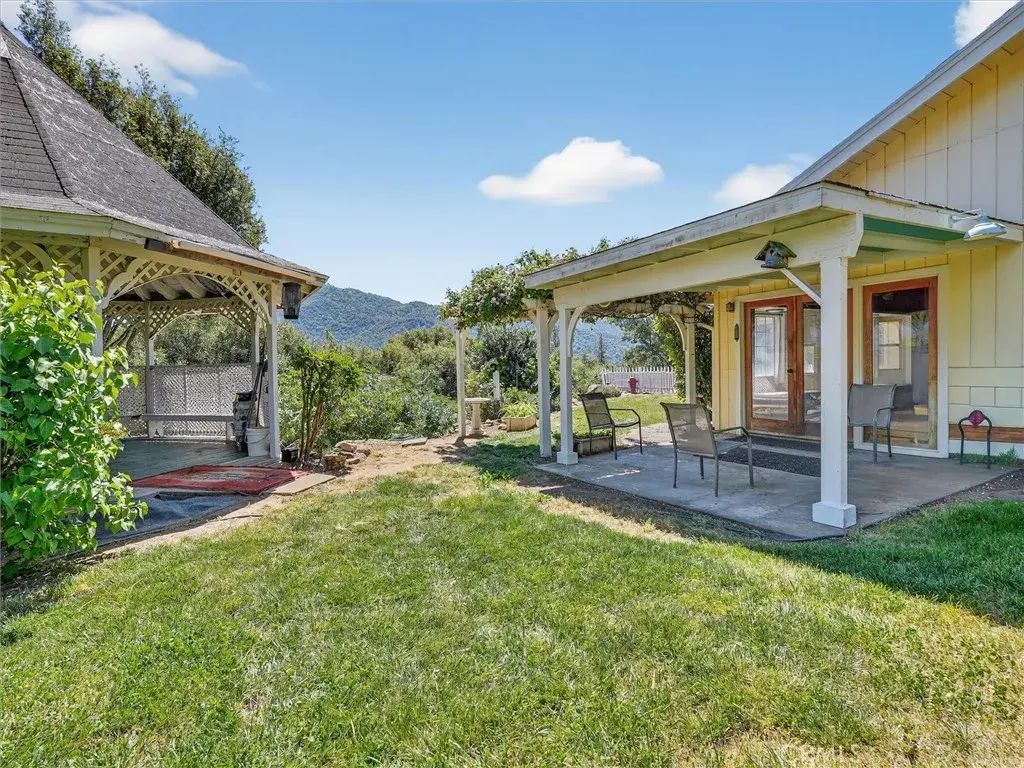 46535 Eastwood South, Oakhurst