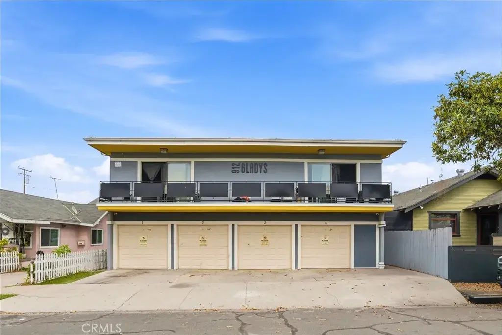 912 Gladys Ave., Long Beach