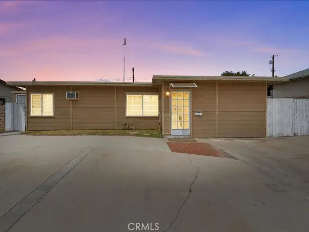 13079 Daventry Street, Pacoima