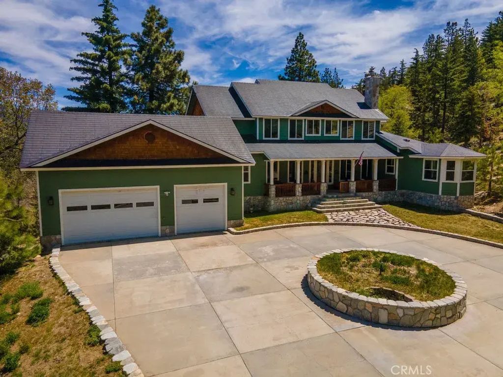 32557 Pine Cone Ct A&b, Running Springs