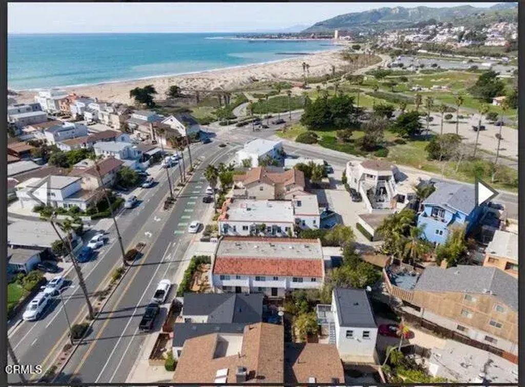 2053 Pierpont Boulevard C, Ventura