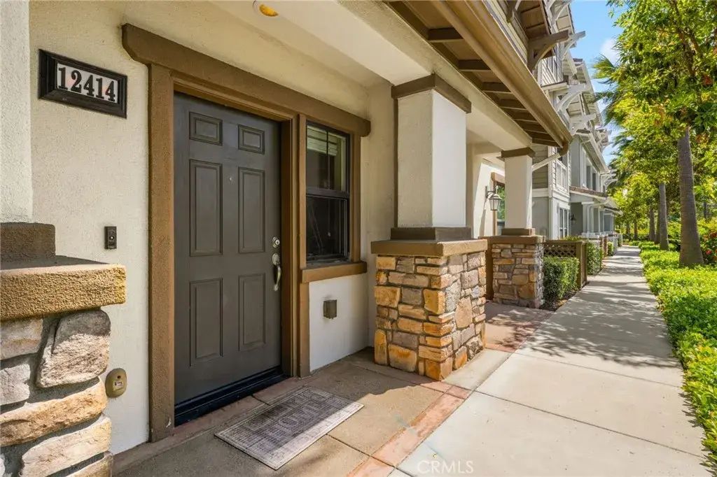 12414 Amesbury, Whittier