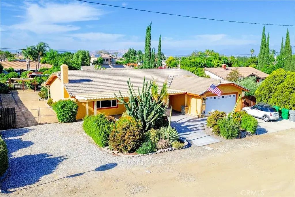18760 Boulder, Riverside