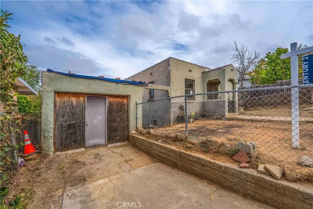 1023 De Garmo Drive, Los Angeles