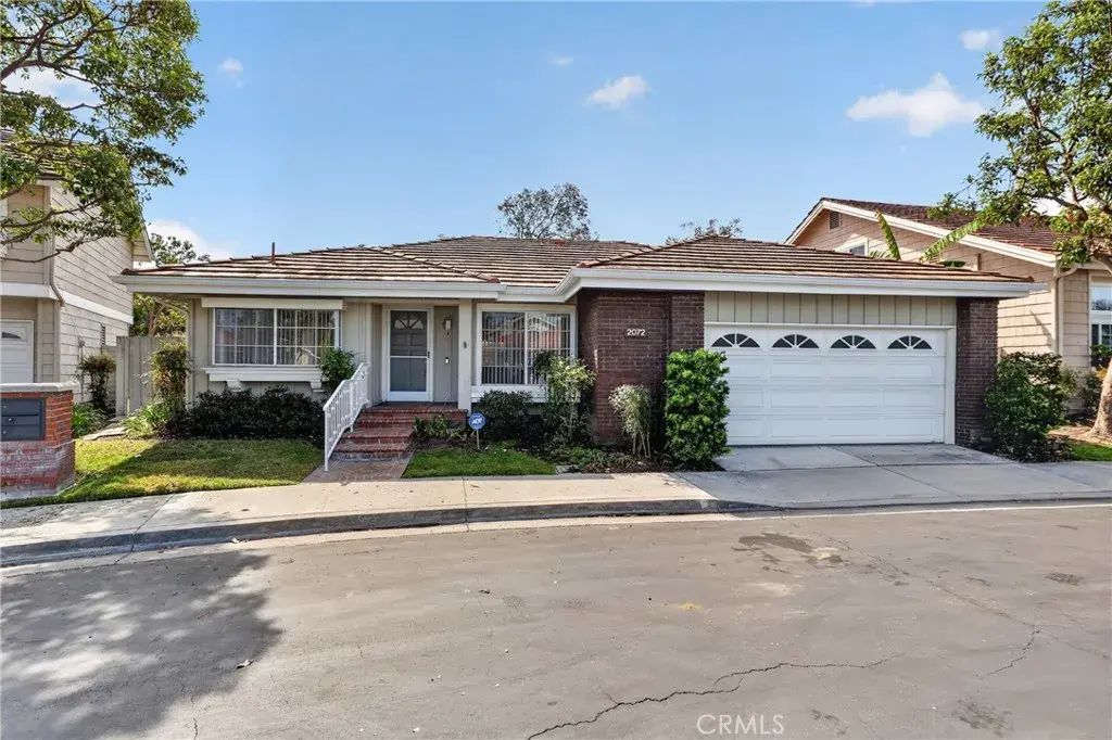 2072 Cherokee, Tustin