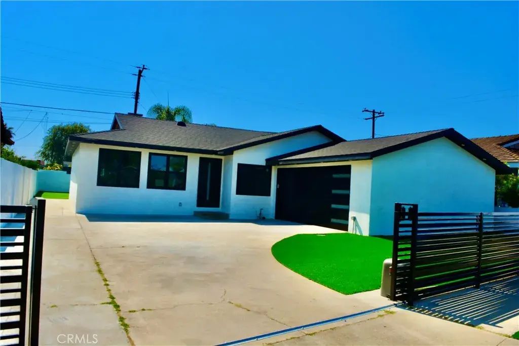 12350 Brock, Downey
