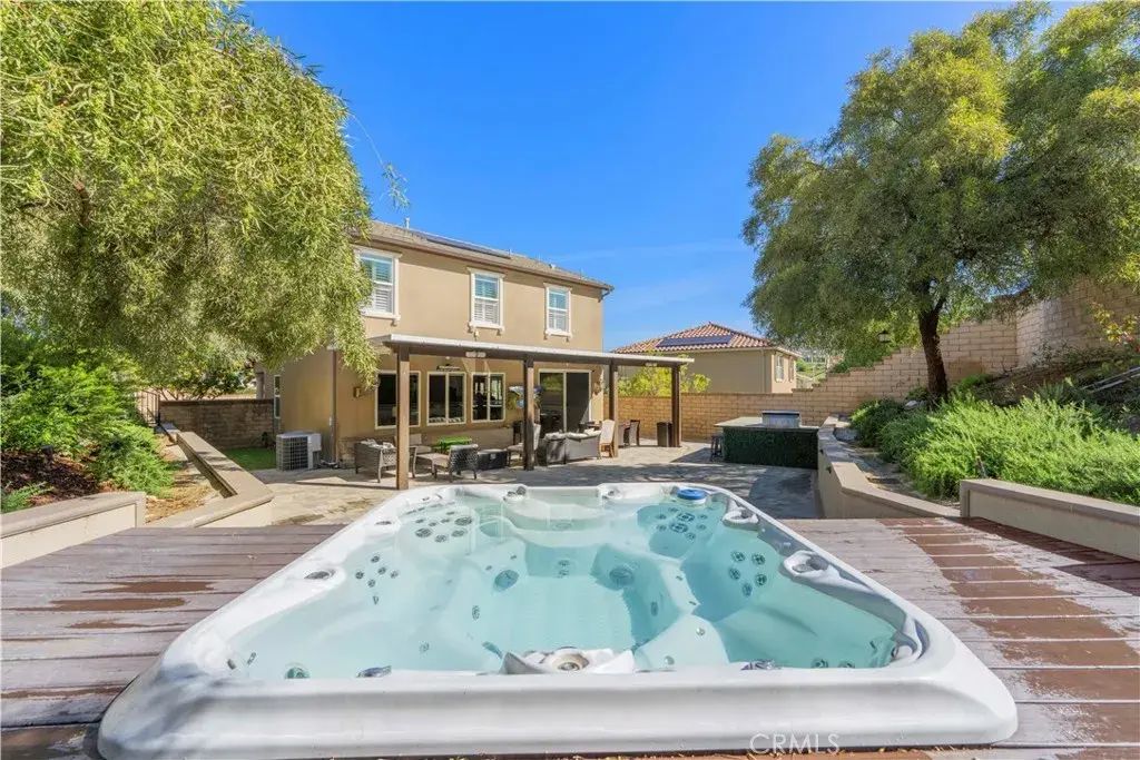 19890 Holly Drive, Saugus