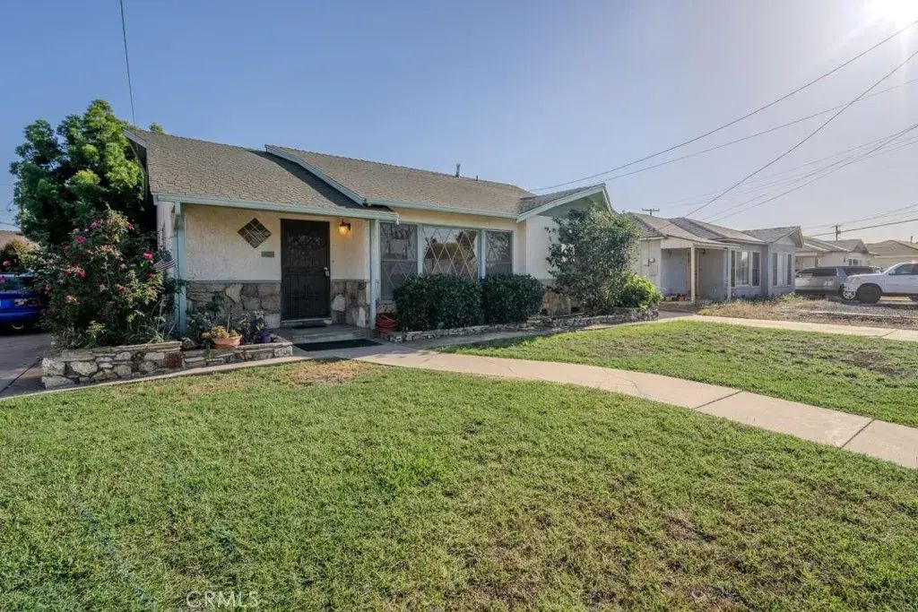 10010 Lindale, Bellflower