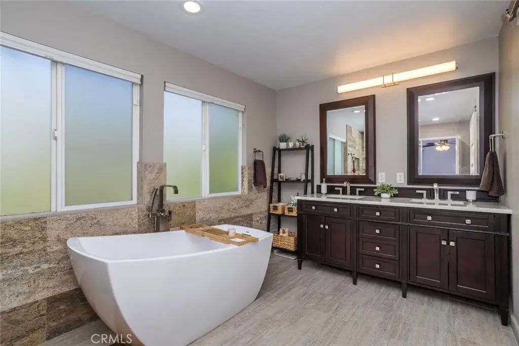26548 Cardinal, Canyon Country