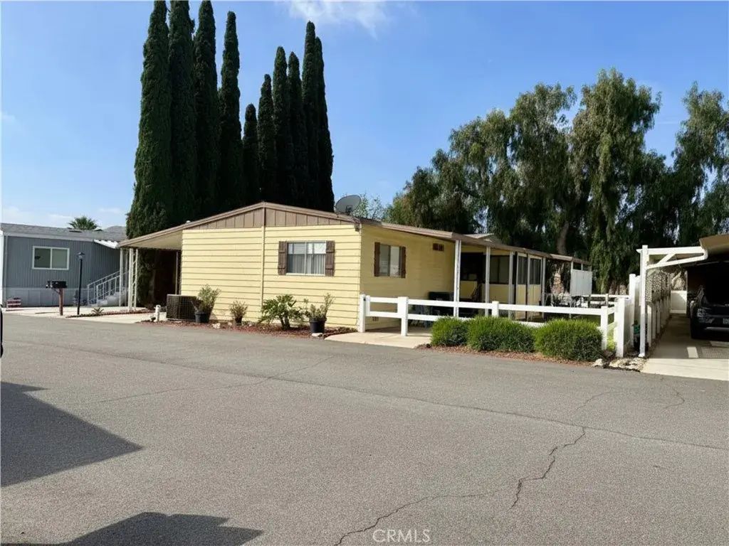 15181 Van Buren, Riverside