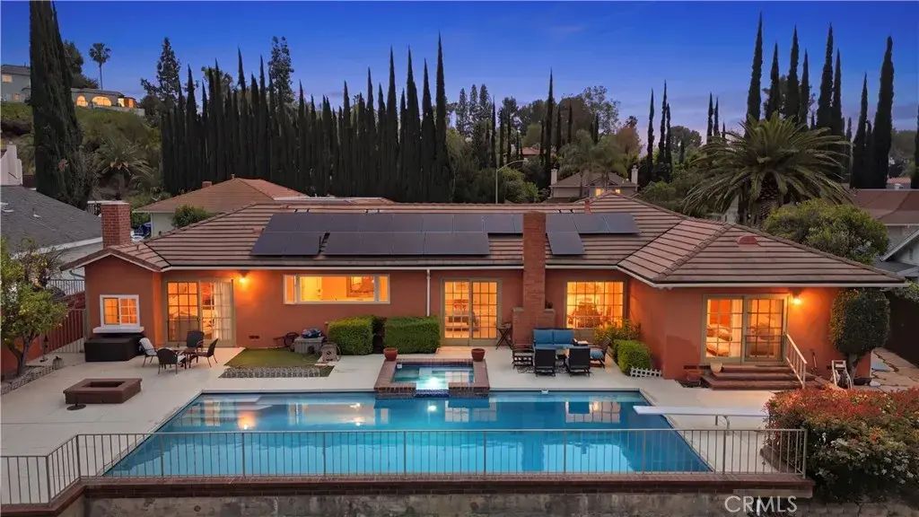 8767 Moorcroft Avenue, West Hills