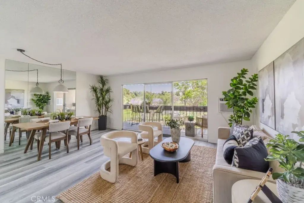 1061 Park Avenue 302, Long Beach