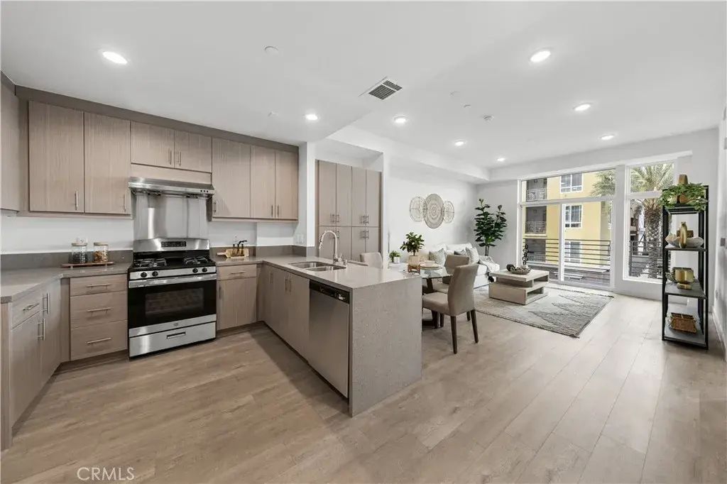 168 S Monterey Street 205, Alhambra