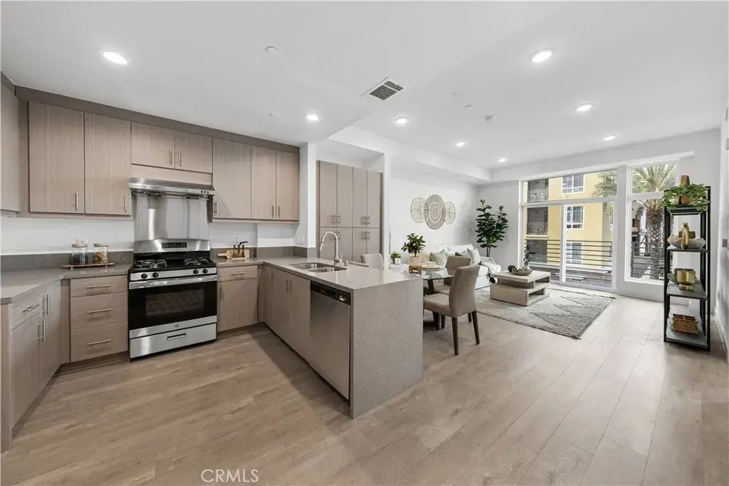 168 S Monterey Street 413, Alhambra