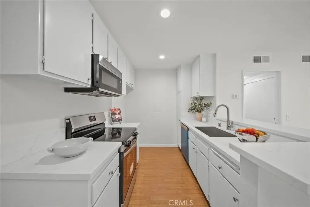 23515 Lyons 253, Valencia