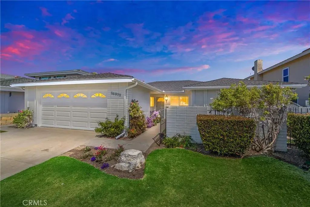 16372 Redlands, Huntington Beach