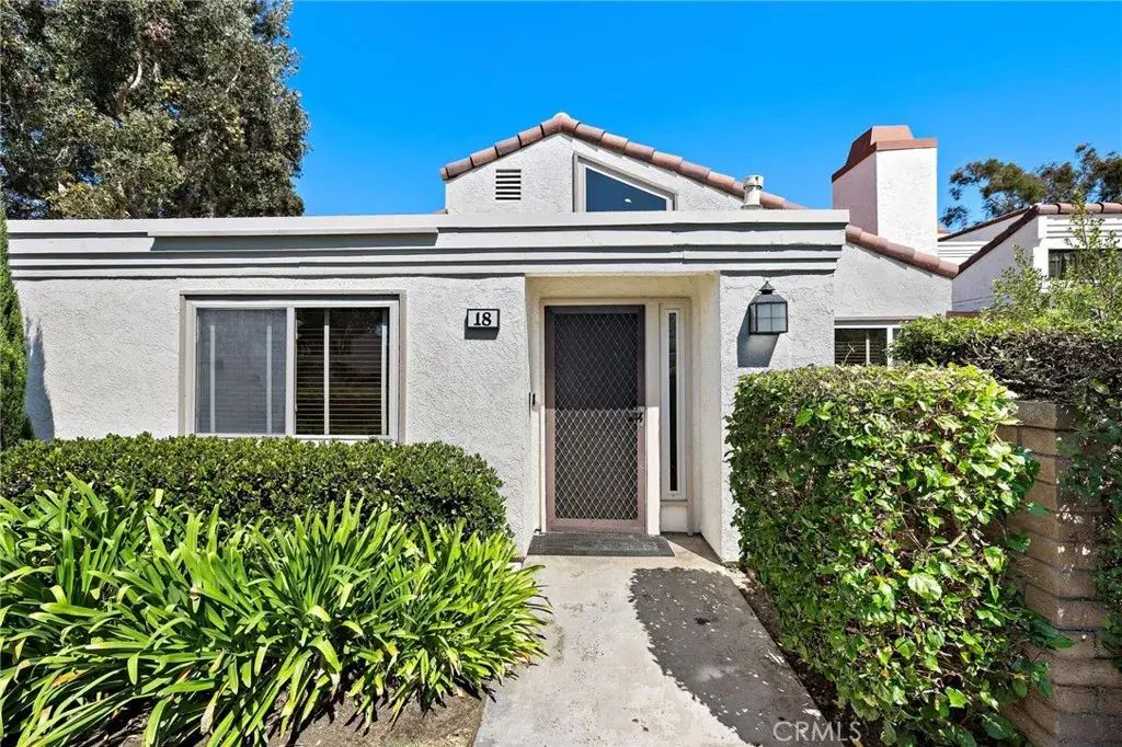 18 Navarre 133, Irvine