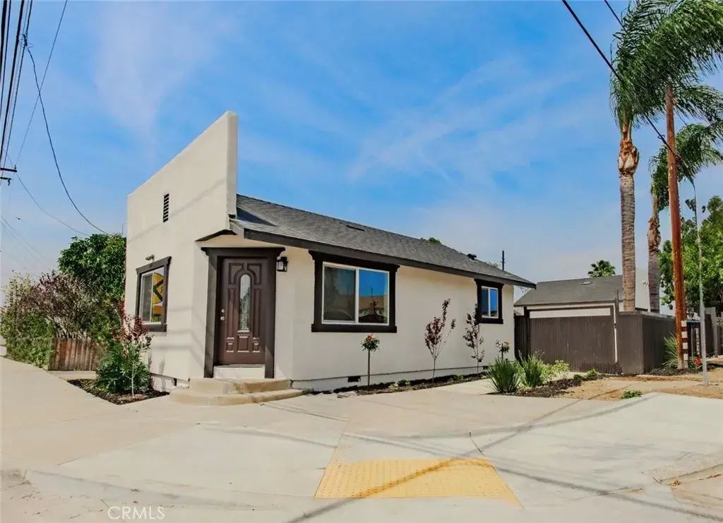 957 Center Street, Riverside