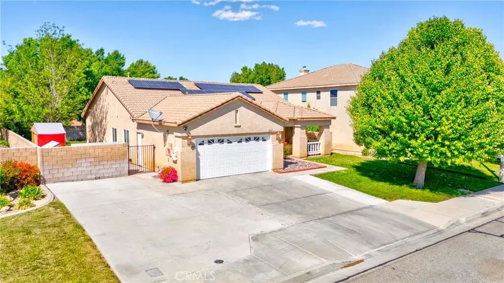 2037 W Avenue H6, Lancaster