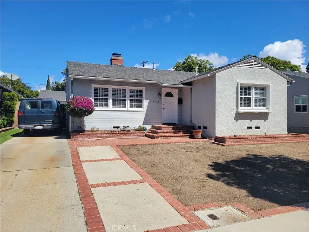 10765 Esther, Los Angeles