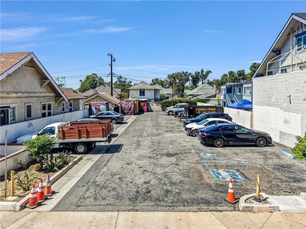 606 S Main, Santa Ana