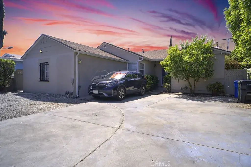 8163 Willis, Panorama City