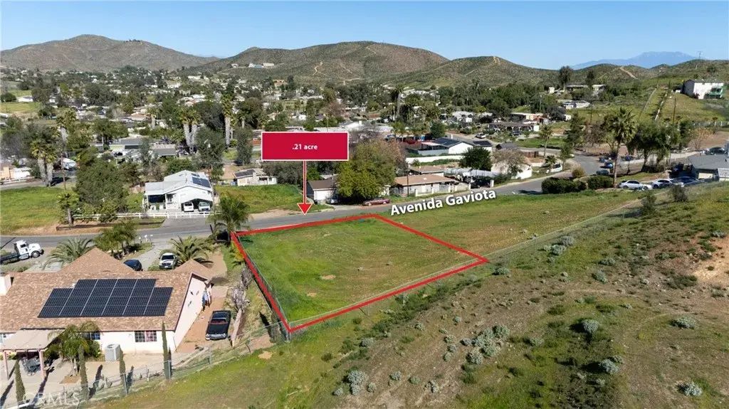 1 Avenida Gaviota, Menifee