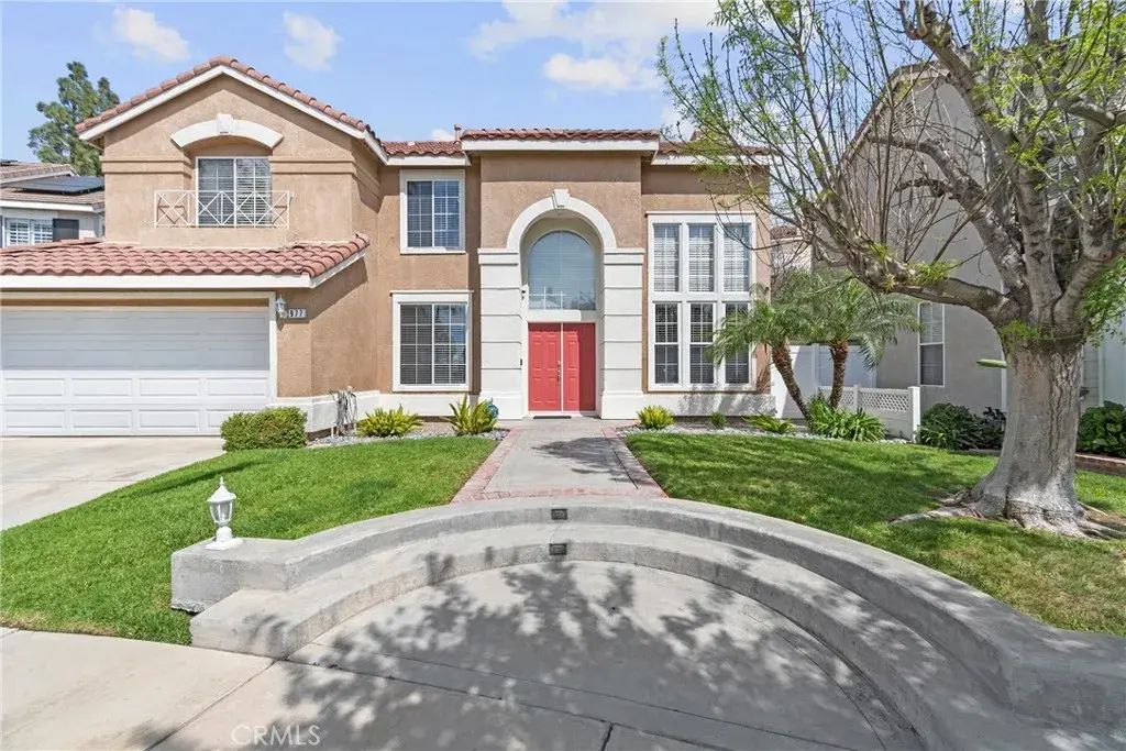 977 Montague, Corona