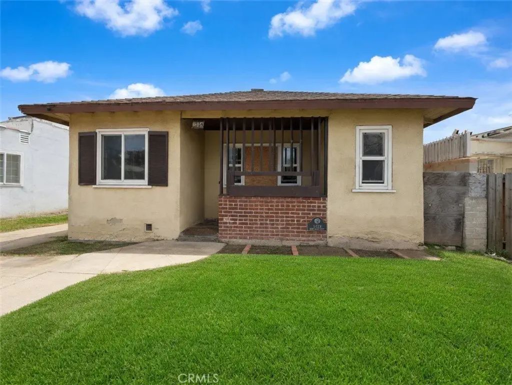 1324 W 101st, Los Angeles