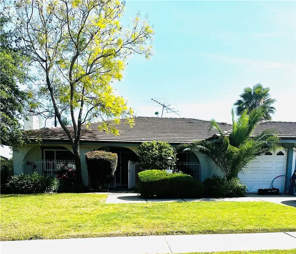 928 W Buffington, Upland
