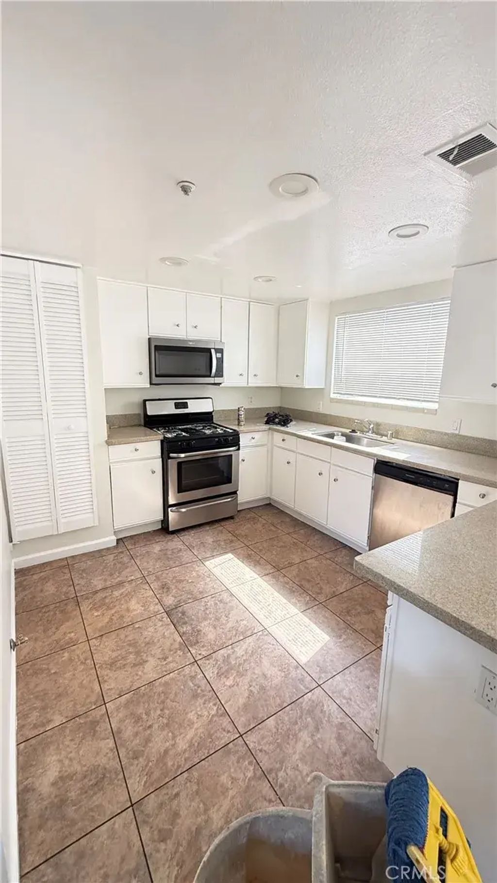 15642 Pasadena, Tustin