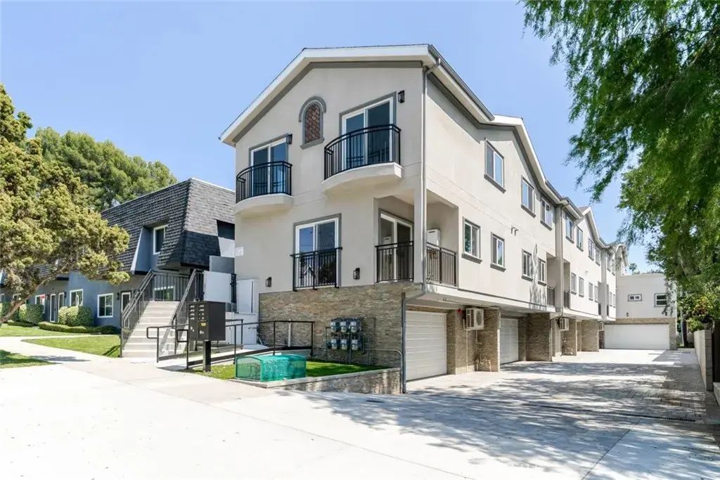 1961 Waltonia Drive 104, Montrose