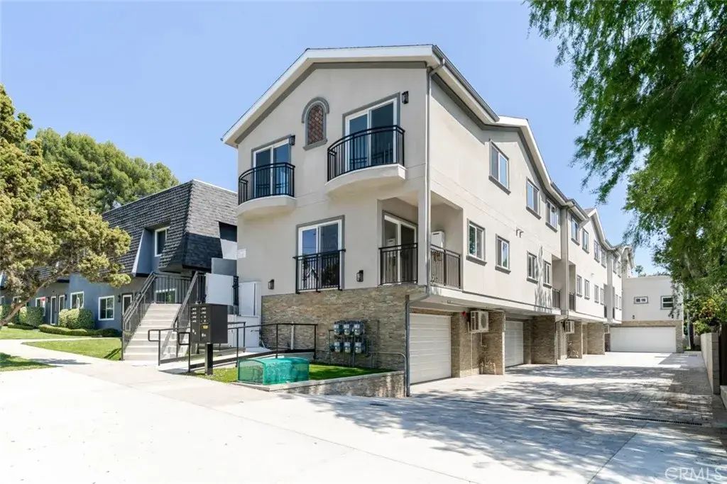1961 Waltonia Drive 102, Montrose