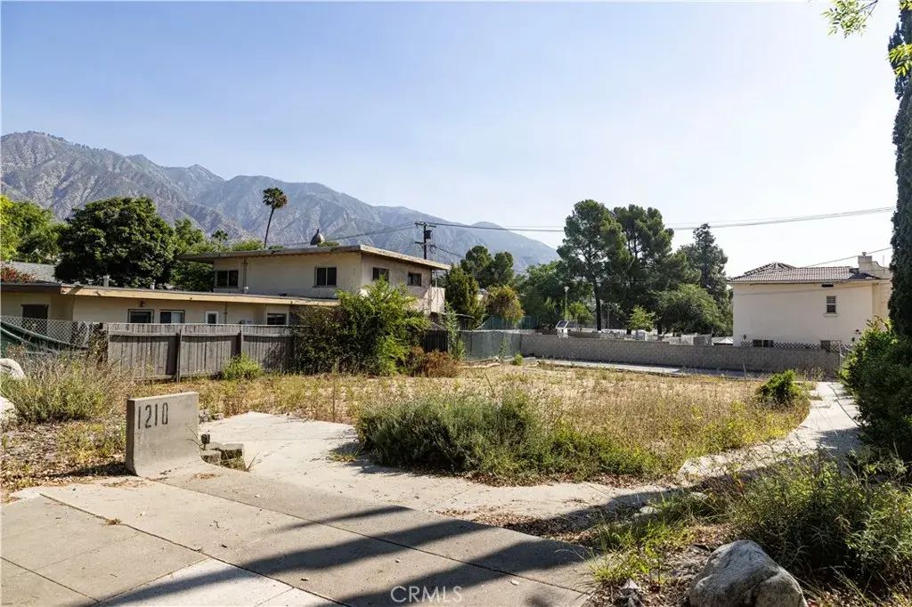 1210 N Altadena, Pasadena