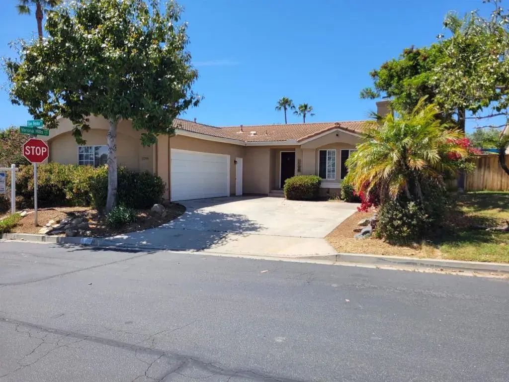 2299 San Remo Circle, Vista