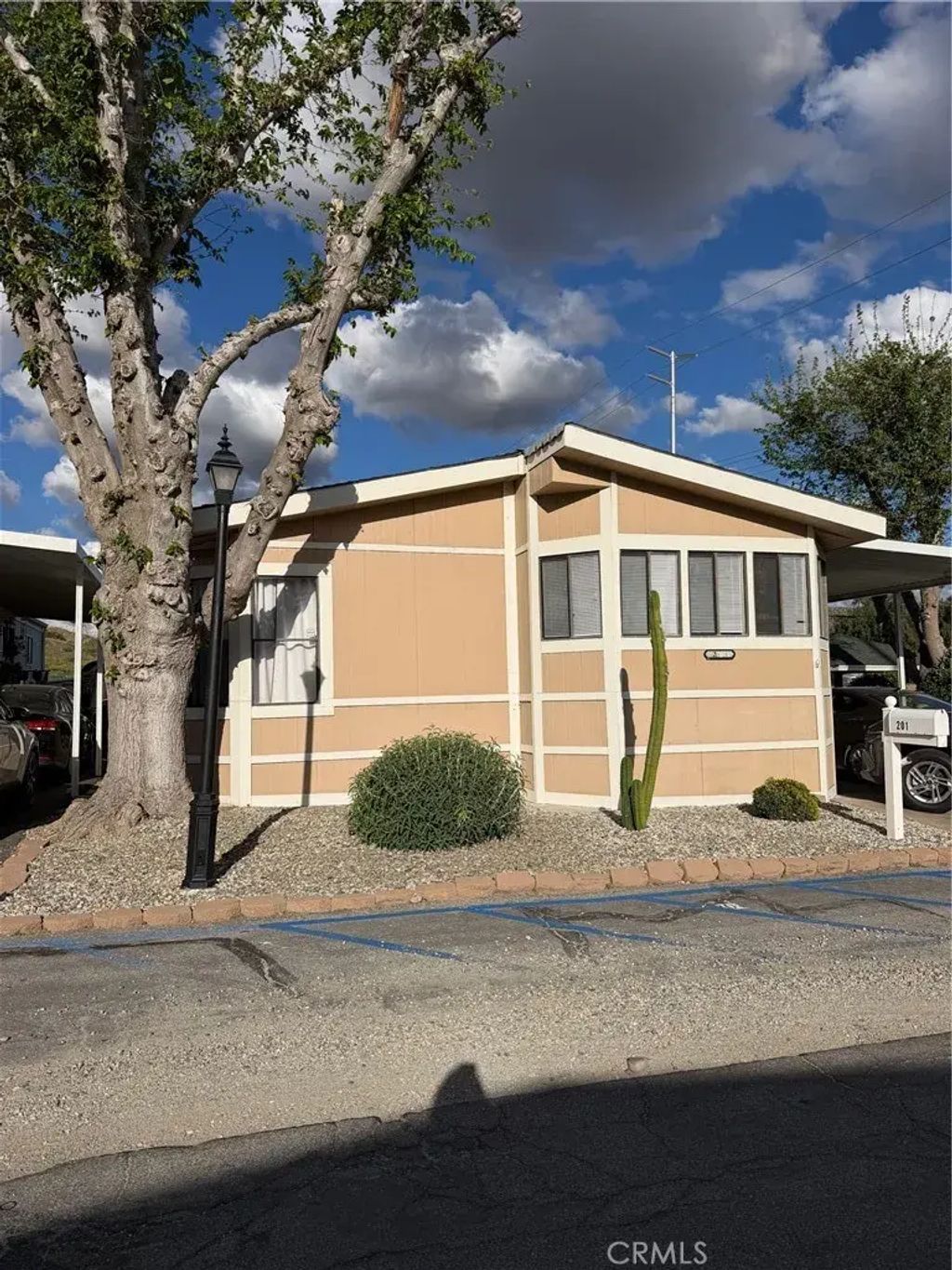 29021 Bouquet Canyon 201, Saugus
