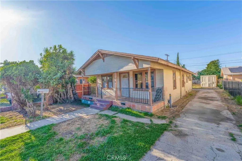 225 E 67th, Los Angeles