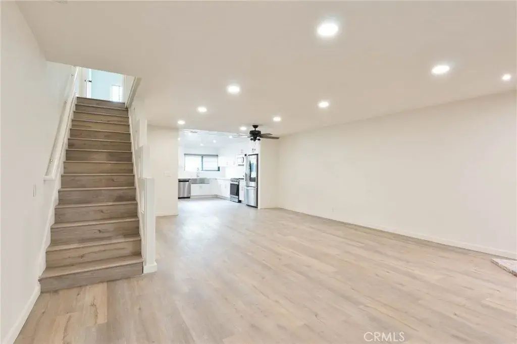 10215 Variel Avenue 25, Chatsworth